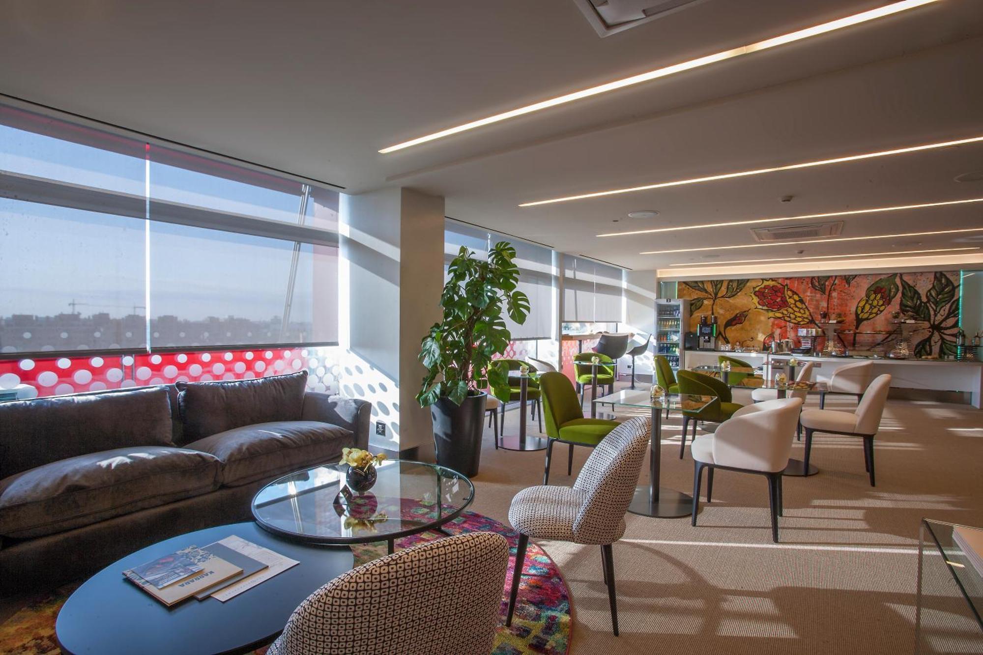Hotel Puerta America Madrid Exterior foto The hotel's lobby
